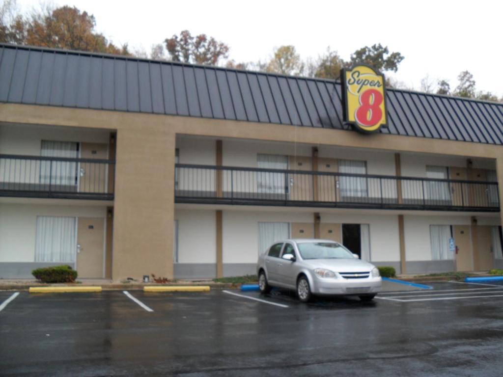 Super 8 Bristol Hotel Exterior photo